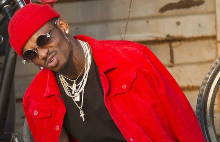 Mushake amafaranga muve mu bupfumu! Diamond Platnumz yahwituye urubyiruko ruhugiye mu bidafite agaciro