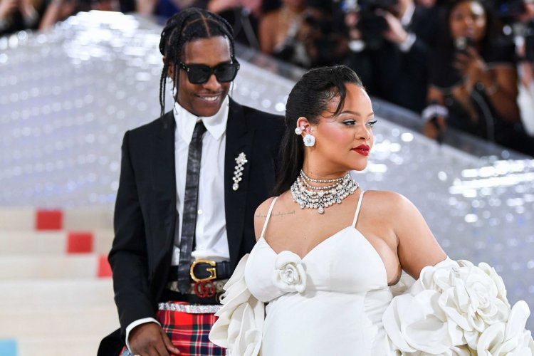 Rihanna aremeza ko anyotewe kubyara umukobwa