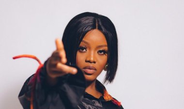 Gyakie wavuzwe mu rukundo na Omah Lay, yigaramye inkundo z'abahanzi