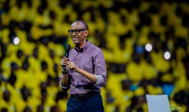 Perezida Kagame yatunze intoki abagoreka Ikinyarwanda