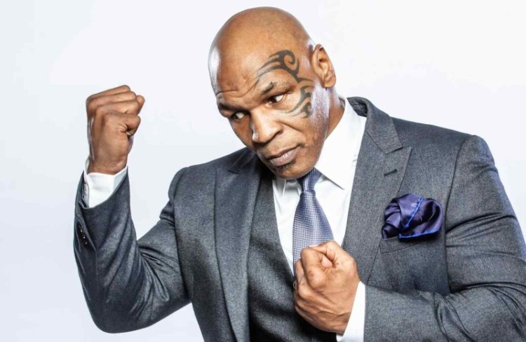 Mike Tyson arimo kurya inyama mbisi mu rwego rwo kwitegura umurwano afite
