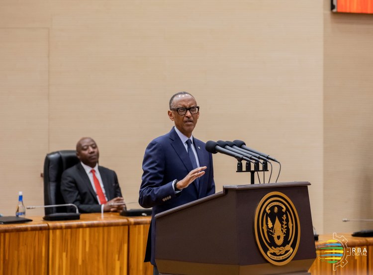 Perezida Kagame yasheshe Inteko Ishinga Amategeko, yibutsa n'abayobozi barahiye ko nta muntu kampara ubaho