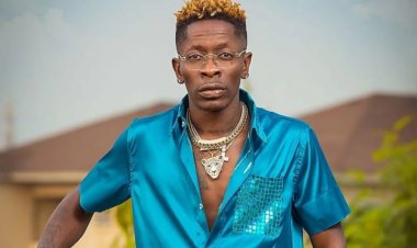 Shatta Wale yasubije nyina uherutse  kumuteza isi