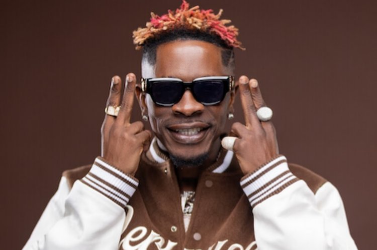 Shatta Wale yavuze icyamuteye gutererana umubyeyi we