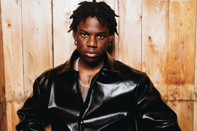 Uko ubukene bw'umubyeyi wa Rema bwamusunikiye gukora umuziki yivuye inyuma