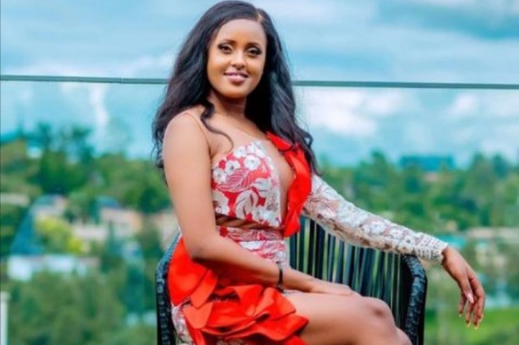 Aisha yamanitse agati yicaye kukamanura byamusabye guhaguruka