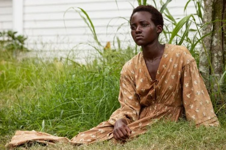 Lupita Nyong’o yahishuye uko yahisemo kwiyambura ishusho yari amaze igihe yambaye
