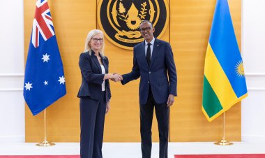 Perezida Kagame yakiriye ba Ambasaderi bashya mu Rwanda