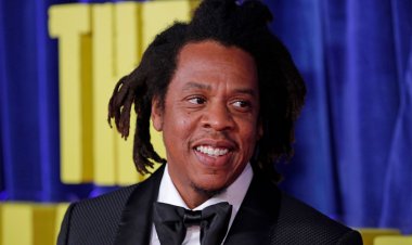 Nyuma yo gukurwaho ikirego, Jay-Z yahindukiranye abamushinjaga