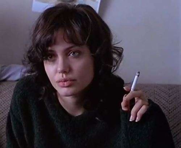 Filime yakuye Angelina jolie ku ngoyi