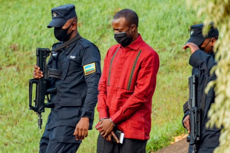 Turahirwa Moses yemeye icyaha mu marira menshi 