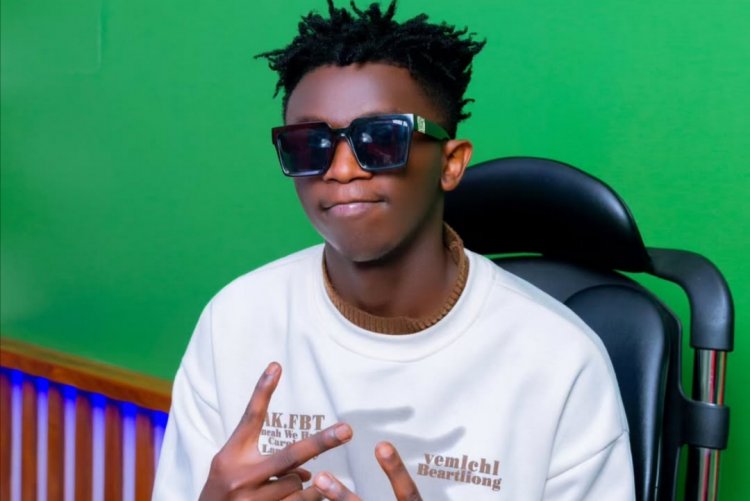 Prince Kiiiz yakebuye abajyanama b'abahanzi bo mu Rwanda