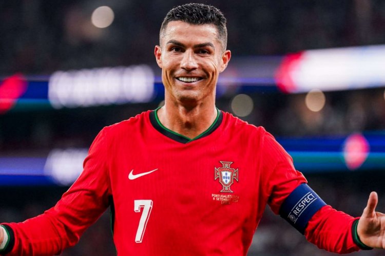 Cristiano Ronaldo yujuje miliyari y'amadorali