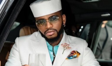 Diamond Platnumz yateye amashyushyu abakunzi be 