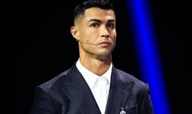 Cristiano Ronaldo yasubije abibaza igihe azarekera ruhago