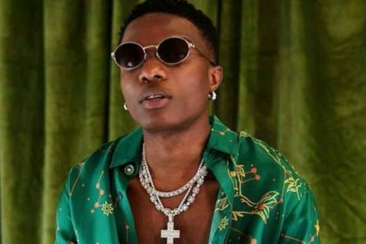 Wizkid arimo guterwa imijugujugu ku mbuga nkoranyambaga 