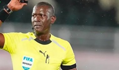 Umusifuzi ukomoka muri Mali yirukanwe muri AFCON rugikubita