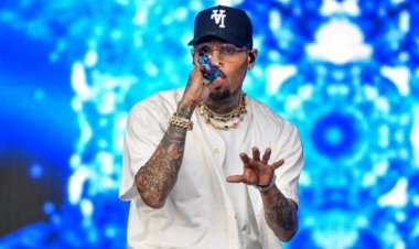 Chris Brown yarikoroje ku mbuga nkoranyambaga