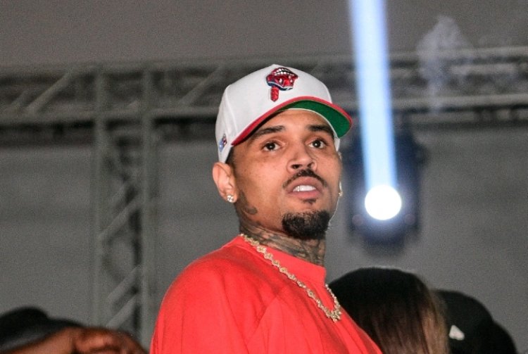 Chris Brown yatanze ubutumwa bukomeye bwo gutera imbaraga abafana be