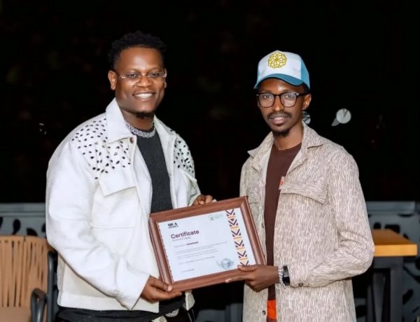 Iki gihugu gifite umugisha kuba kigufite -Junior Rumaga avuga Bruce Melodie