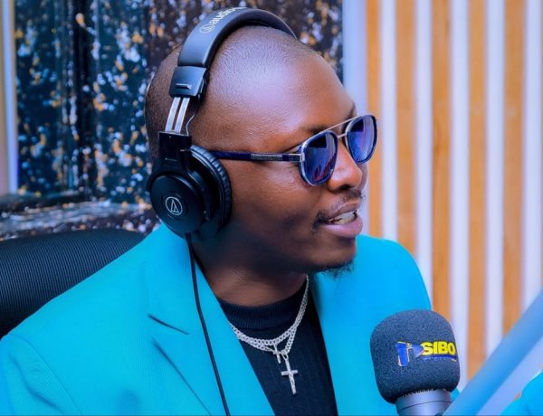 Fatakumavuta arateganya kugaruka mu itangazamakuru ry’imyidagaduro