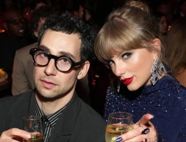 Taylor Swift yashyize umucyo ku byavuzwe hagati ye n’umwe mu bamutunganyiriza umuziki