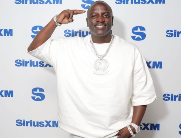 Akon yavuze uko abangamirwa no kubana n'umugore umwe