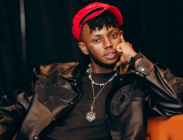 Chriss Eazy yahishuye uko umuziki wagobotse umuryango we
