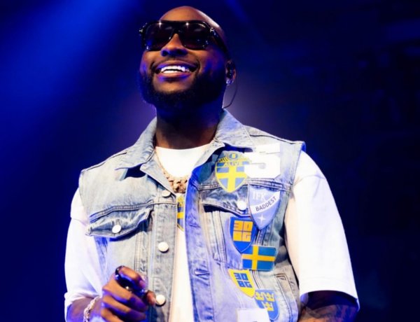 Davido akoresha arenga miliyoni 400 Rwf buri kwezi