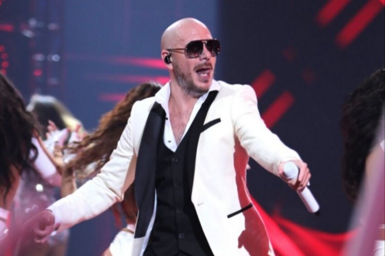 Pitbull akomeje kuvugisha benshi kubera agahigo yaciye