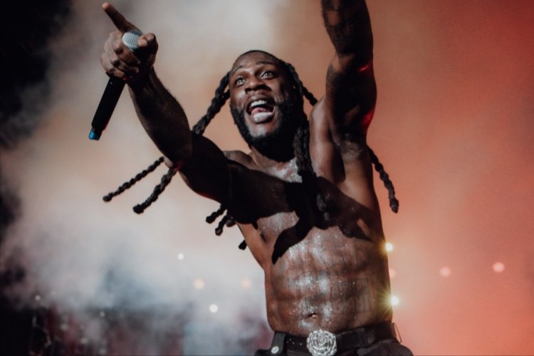Burna Boy yanditse amateka kuri Billboard Global 200