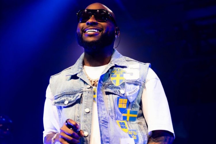 Davido akoresha arenga miliyoni 400 Rwf buri kwezi