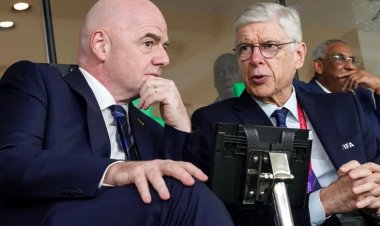 Arsène Wenger yateye umugongo Gianni Infantino amusiga mu mazi abira